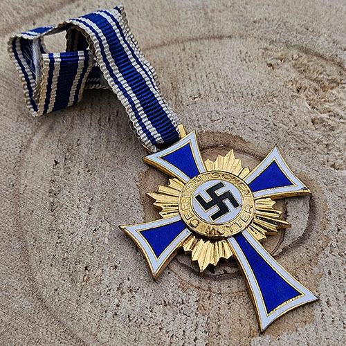 Third Reich Mother’s Cross in Gold (1938) with ribbon - Image 3